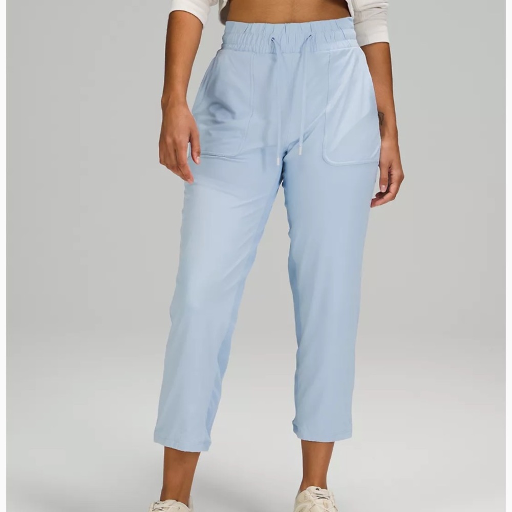 Lululemon Beyond the Studio Crop Size 14 Blue Linen